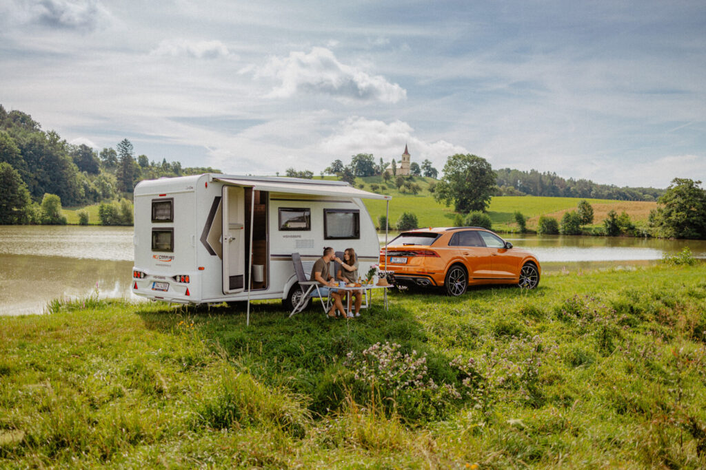 Ilustrační foto: Karavan z ACJ Caravan u vody